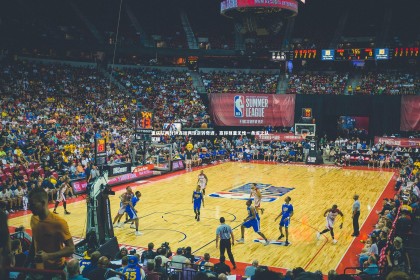 mk体育官网-重庆队两分钟连扳两球逆转奇迹，赢得尊重无愧一条龙之队荣耀